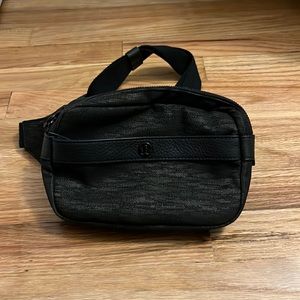Lululemon belt bag - black - never used